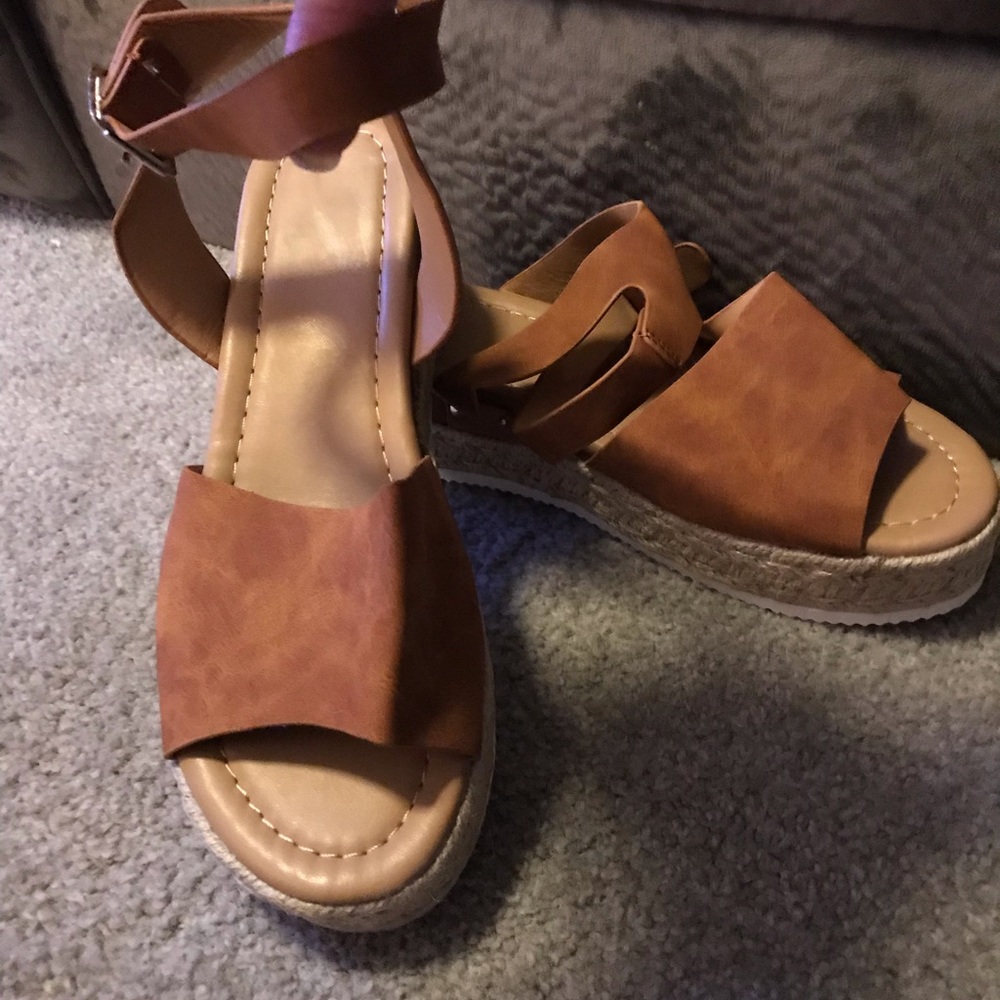 Sandal - Brown - Size 8.5 - New